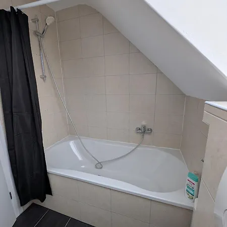 아파트 Moderne Und Helle In Ruhrnaehe 슈베르테